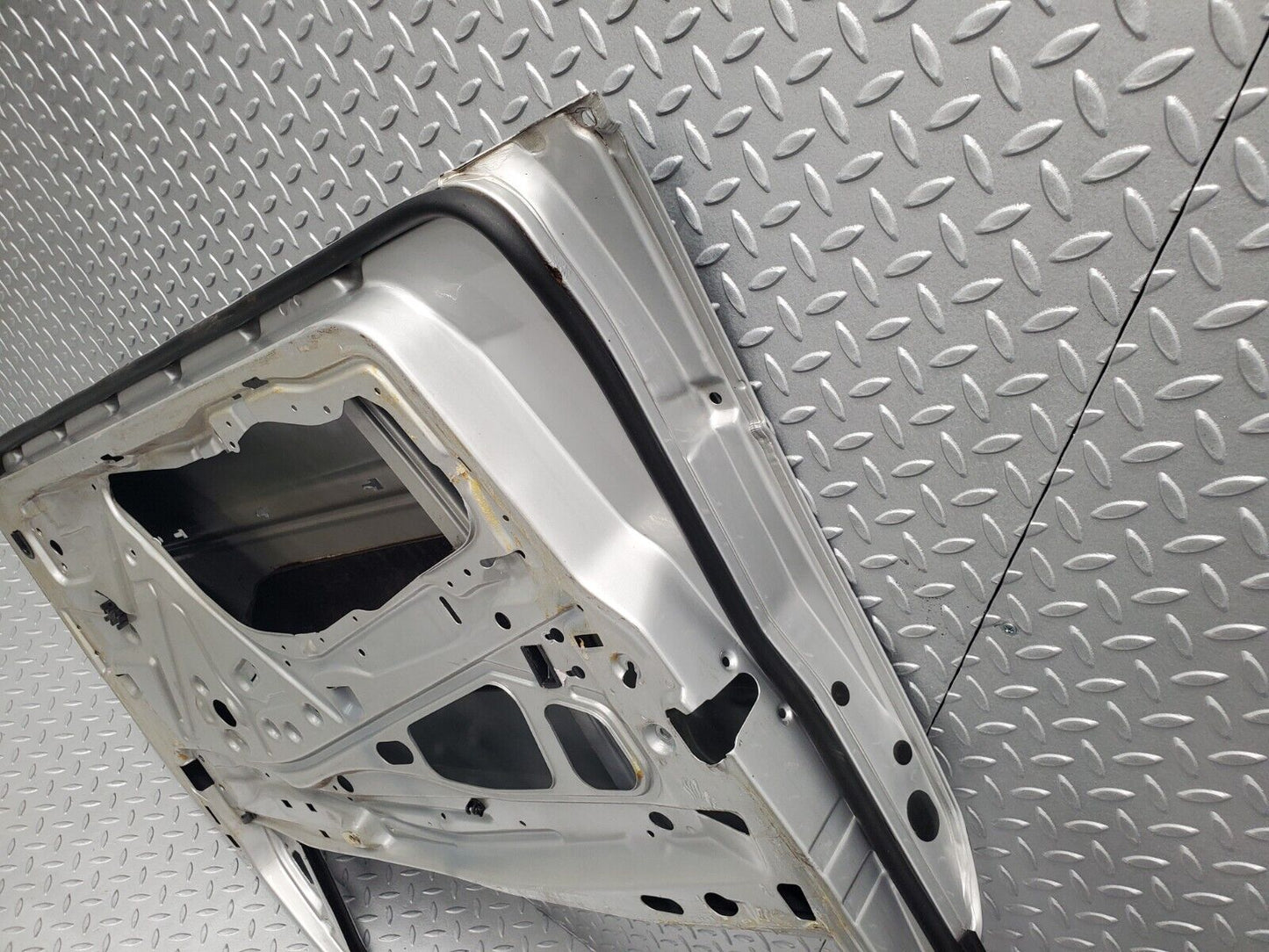 46122 Mercedes-Benz W124 Front Left Door