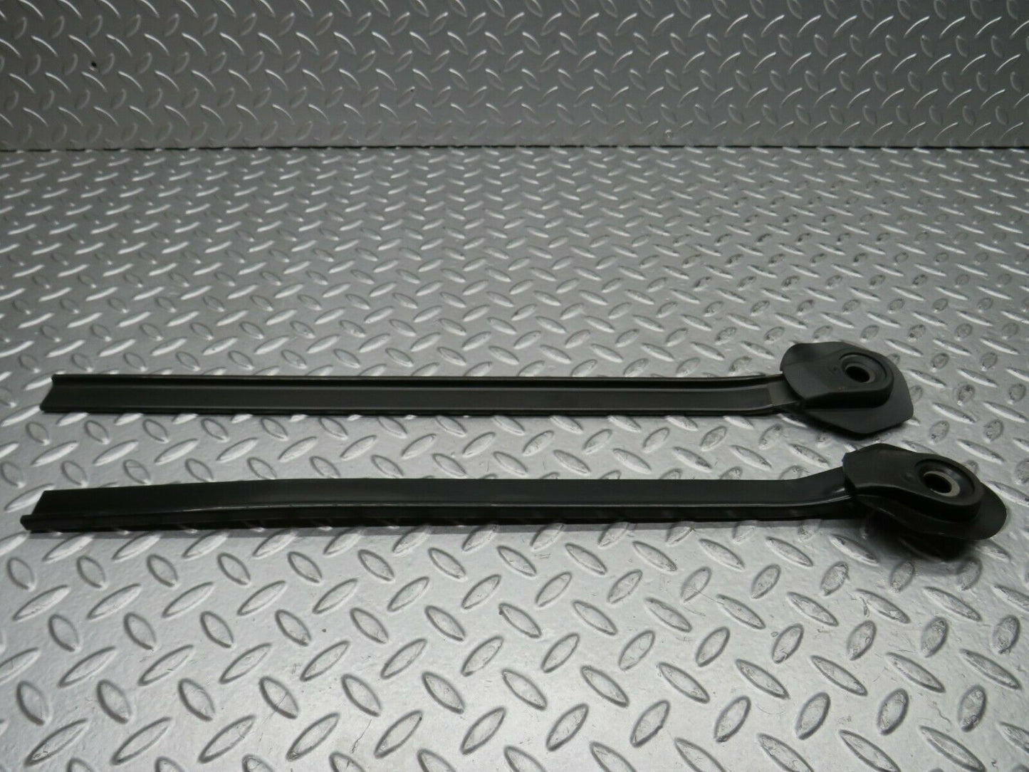 22300 Mercedes-Benz S123 280TE Wagon Seat Belt Runner 1239192520 1239192620