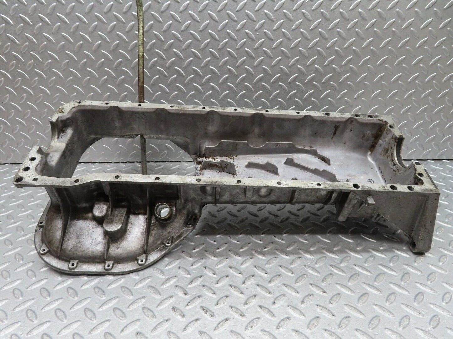 16991 Mercedes-Benz C123 280CE Coupe Oil Pan Oil Sump 1100140702