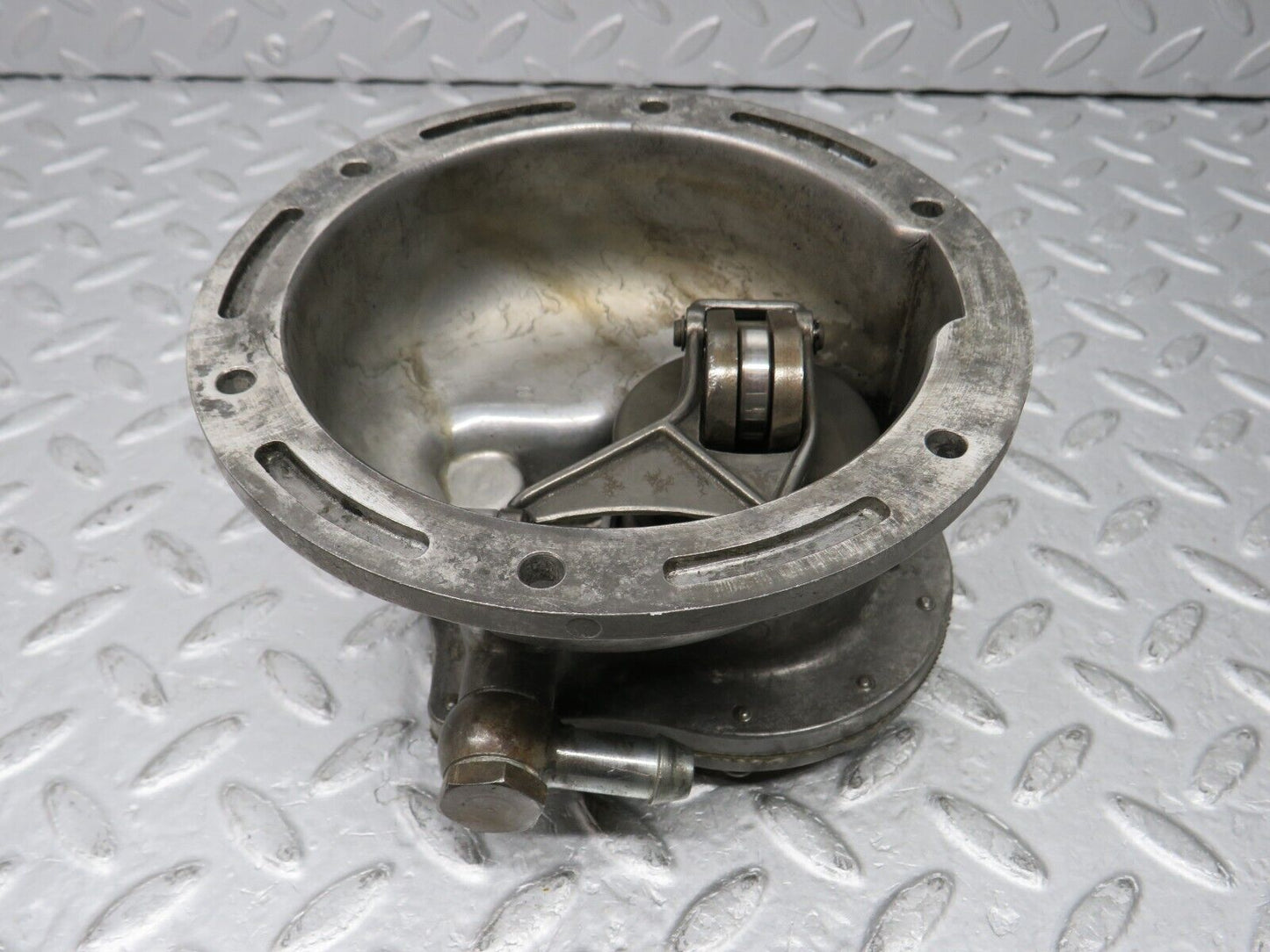 35909 Mercedes-Benz 240D OM616.912 Vacuum Pump Pierburg DB/U7 5015