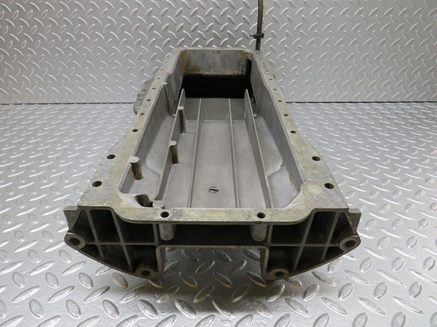 34530 Mercedes-Benz C126 380SEC Coupe Oil Pan Oil Sump 1170140002