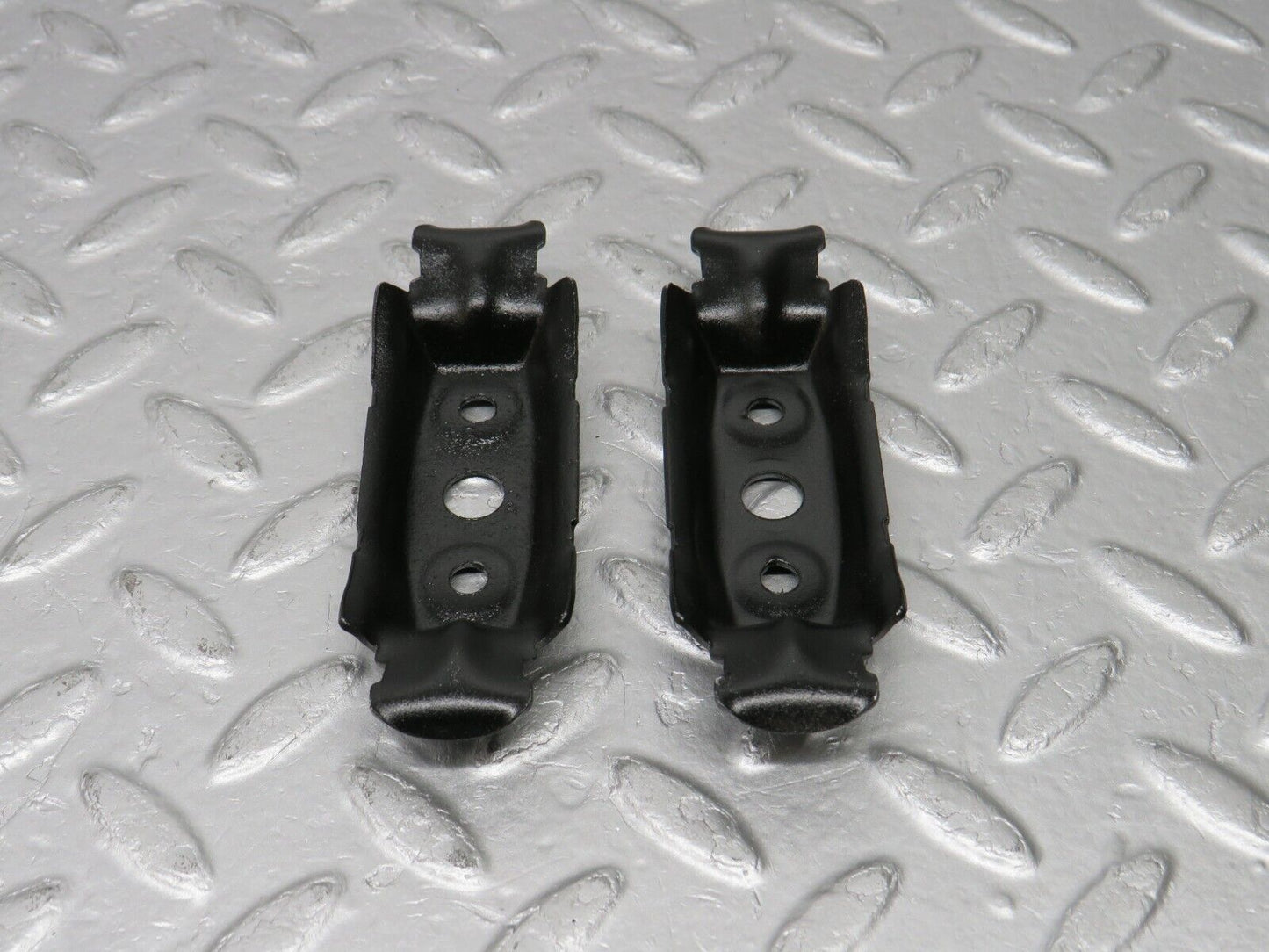 38531 Mercedes-Benz R129 280SL Coupe Fuel Pump Fuel Filter Holder Bracket 2x