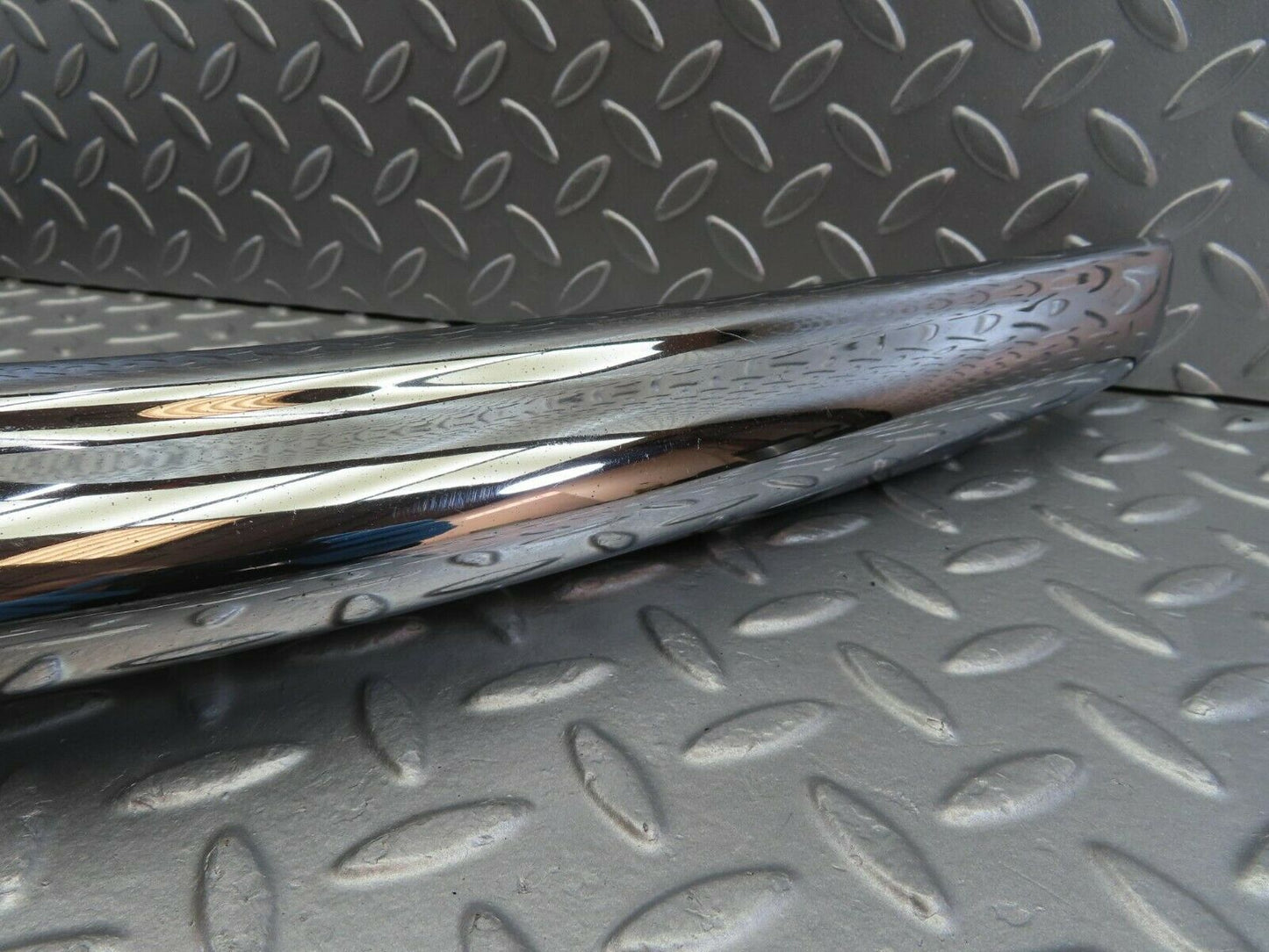 10613 Mercedes-Benz W108 Front Left Upper Bumper Corner