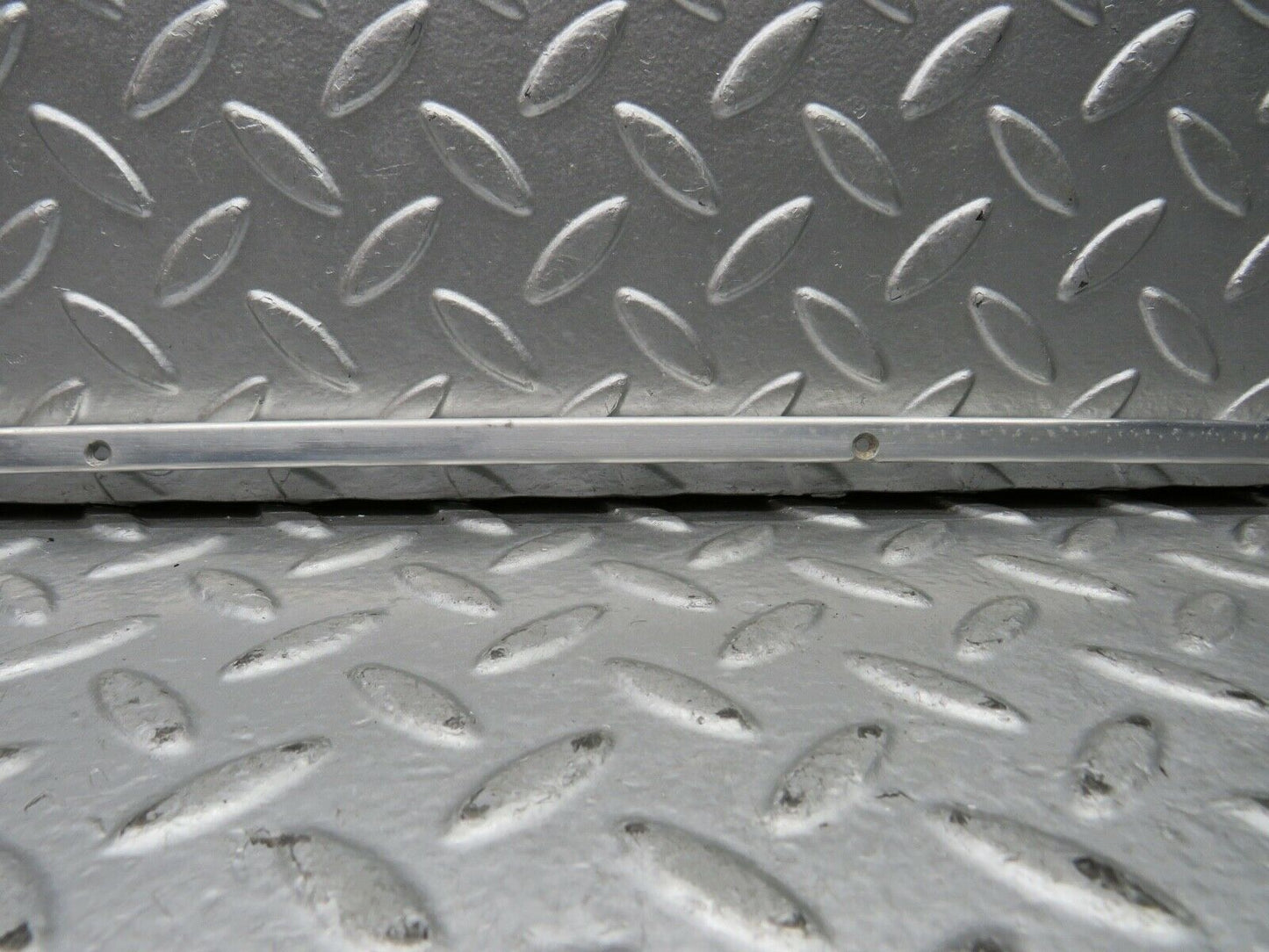 21763 Mercedes-Benz W126 300SE Sun Roof Chrome Trim