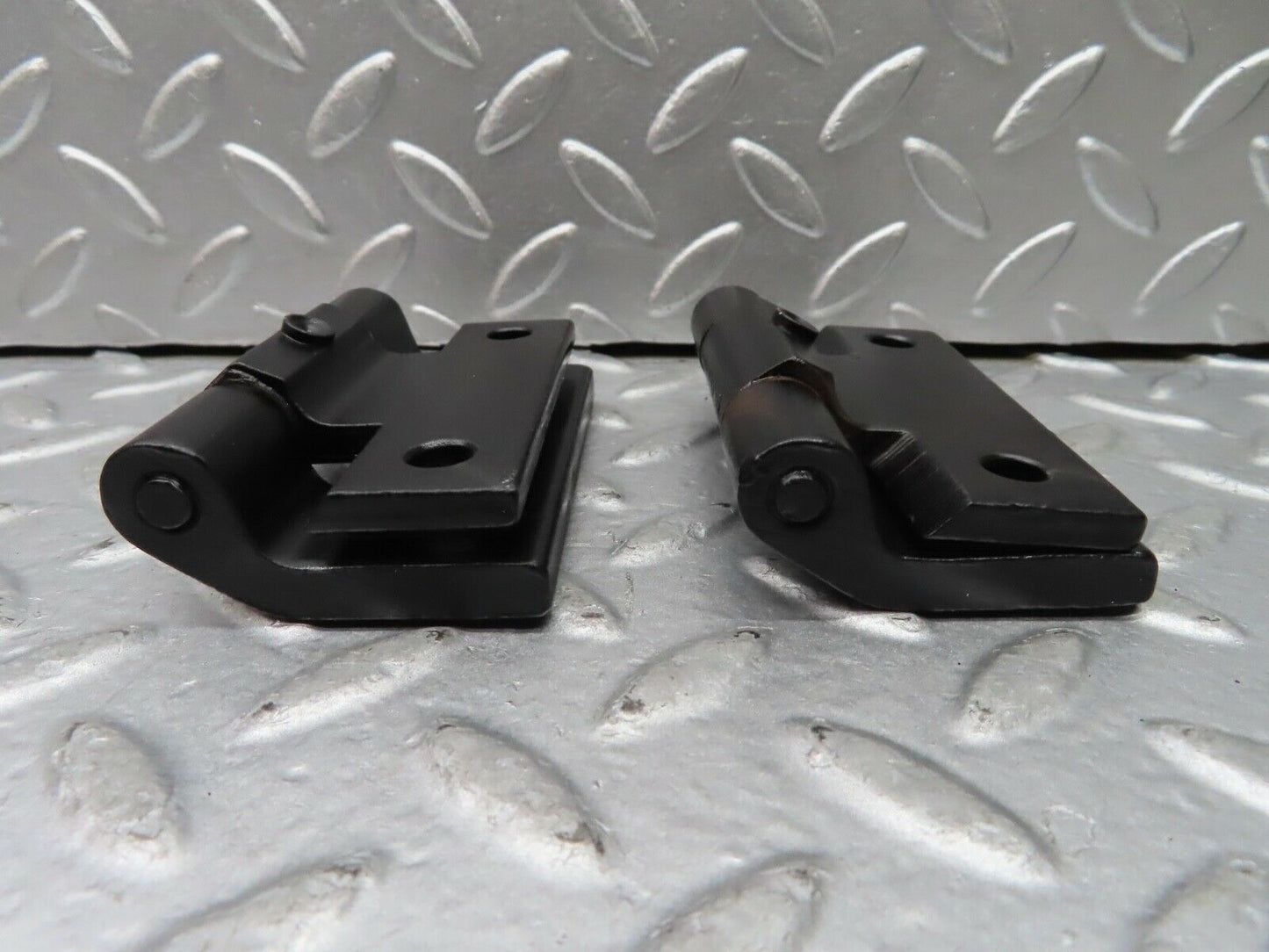 20227 Mercedes-Benz W114 280CE Coupe Right Door Hinges Pair
