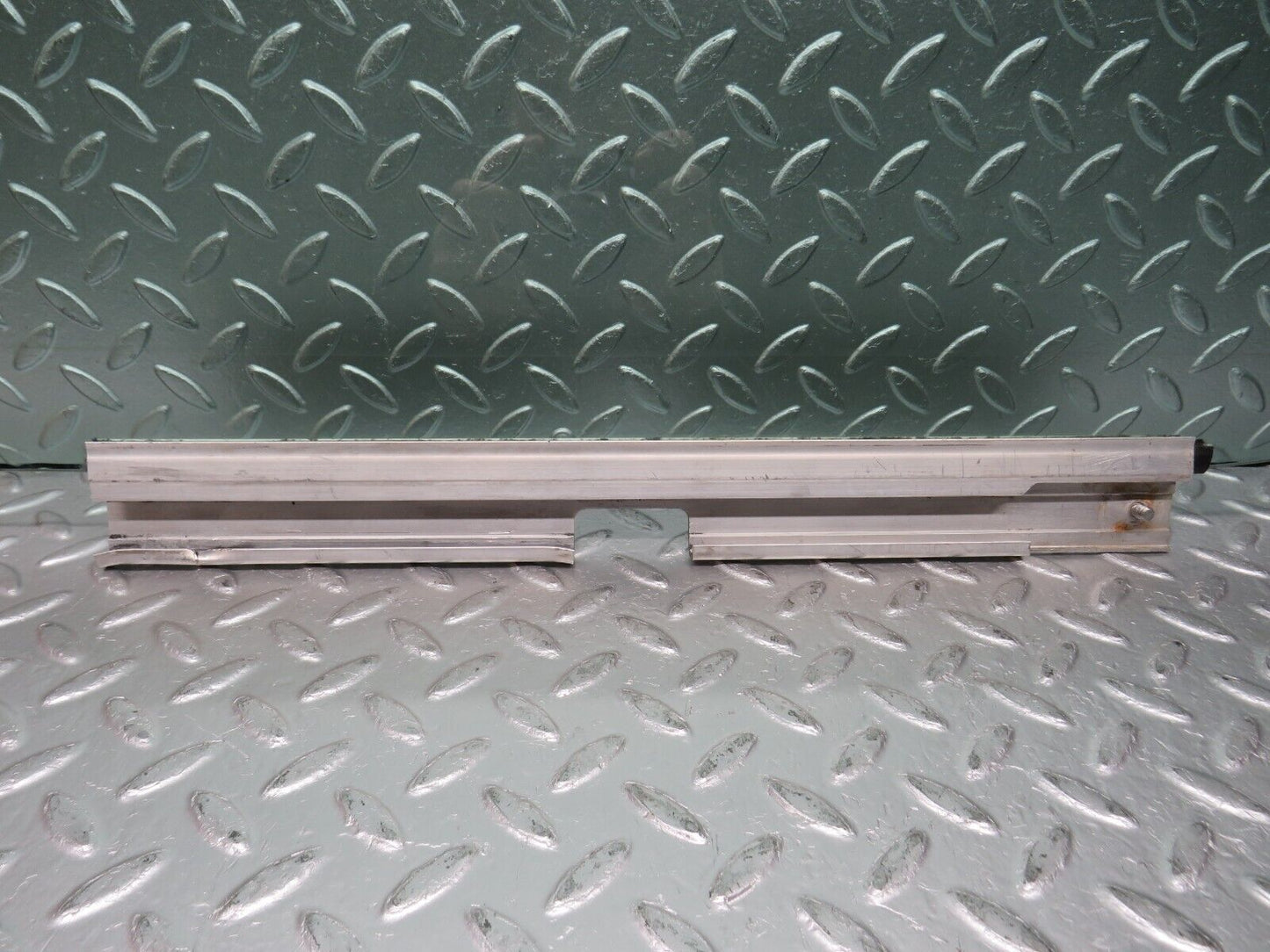 31475 Mercedes-Benz S124 220TE Wagon Front Left Door Window Glass