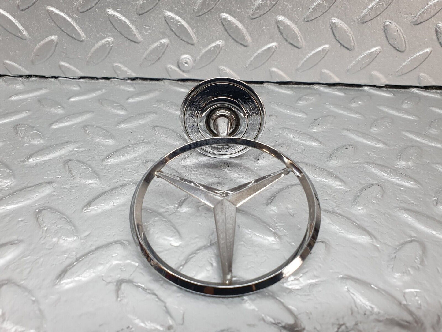 42041 Mercedes-Benz W202 C200 Front Emblem Badge