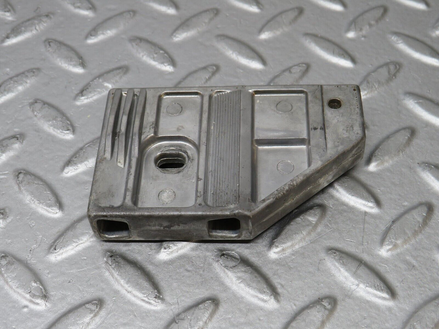 36887 Mercedes-Benz C126 420SEC Coupe Door Window Guide Bracket 1267250332