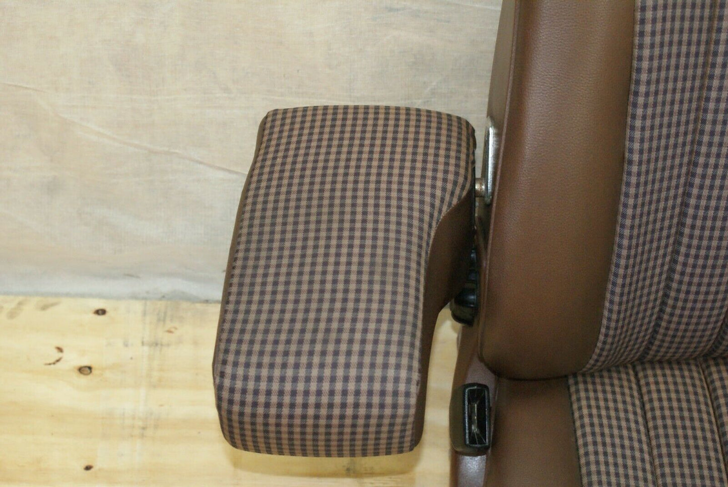 2497 Mercedes-Benz W116 350SE Passenger Seat Left Side 1169101250