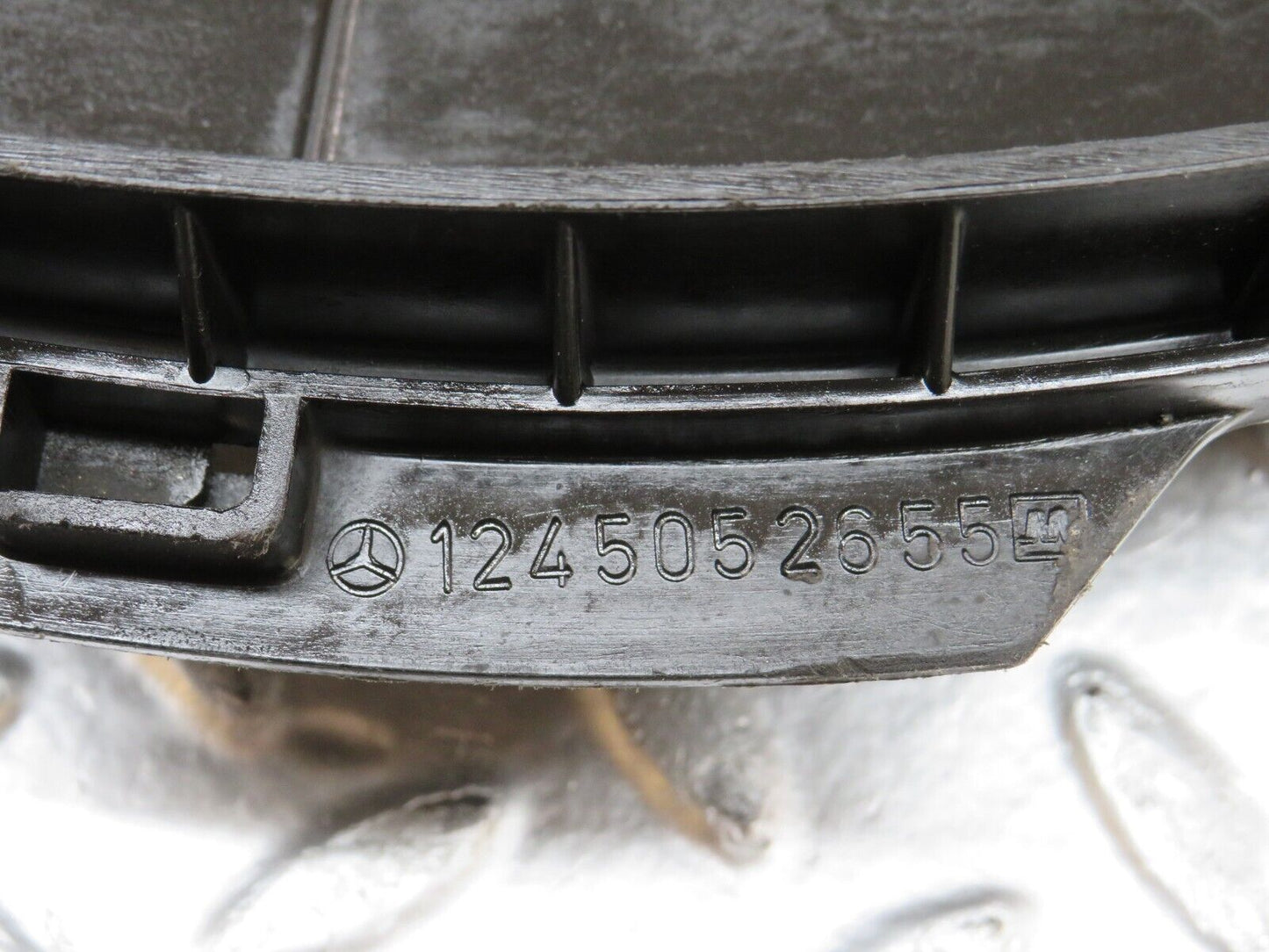 34121 Mercedes-Benz W124 260E Radiator Fan Shroud Fan Cover 1245052555