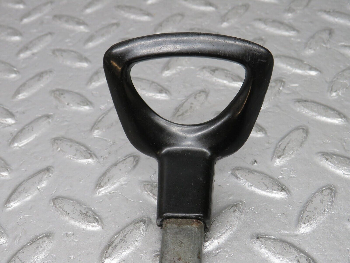 33204 Mercedes-Benz C107 R107 Front Left Seat Sliding Adjust Handle