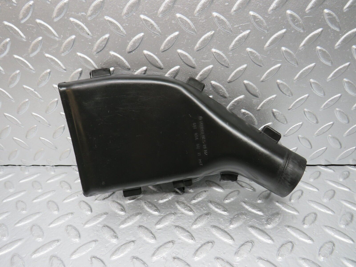 30728 Mercedes-Benz W201 190E Air Intake Suction Pipe 6010940011