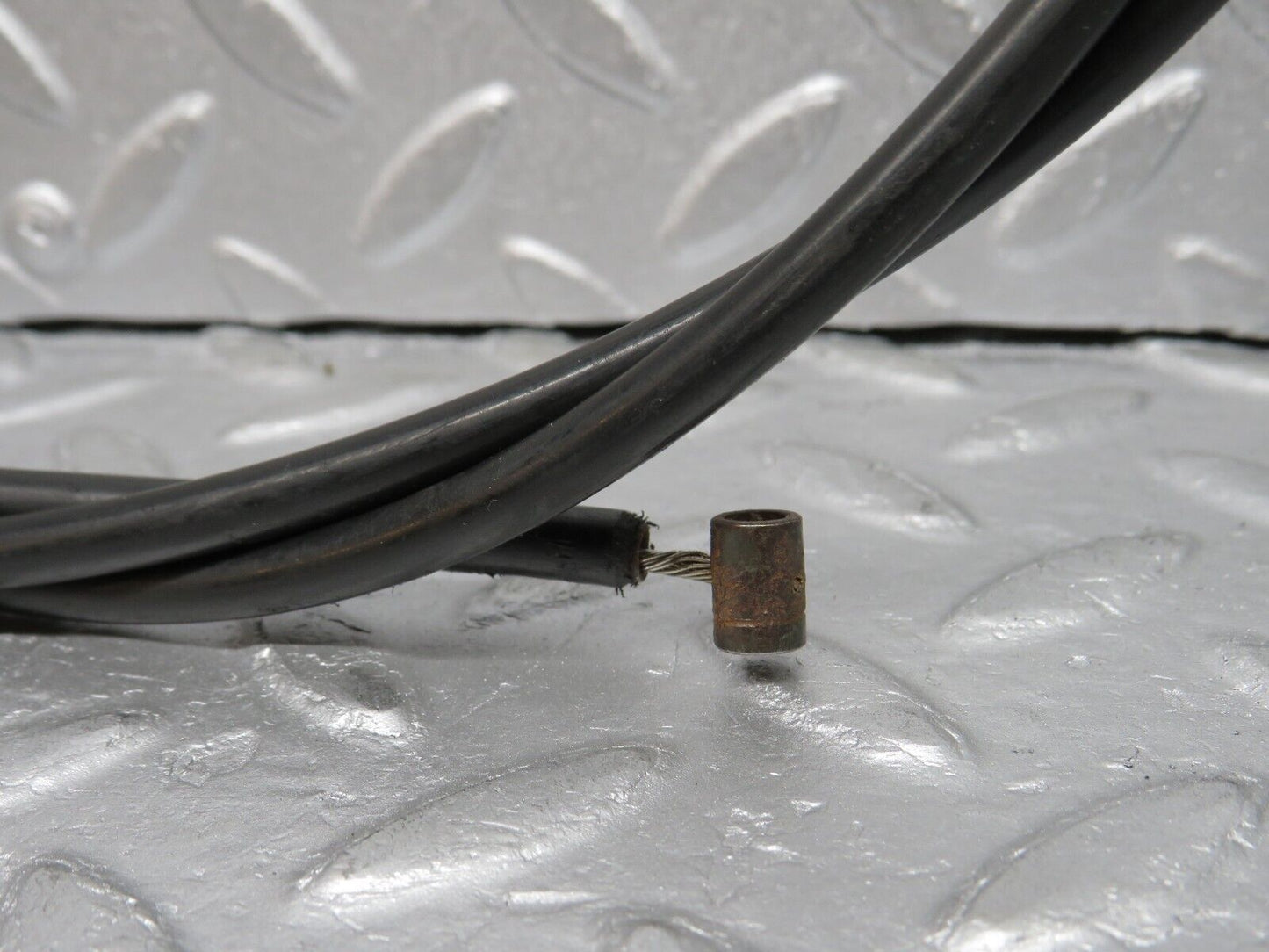 38029 Mercedes-Benz A124 320E Cabriolet Bonnet Release Cable