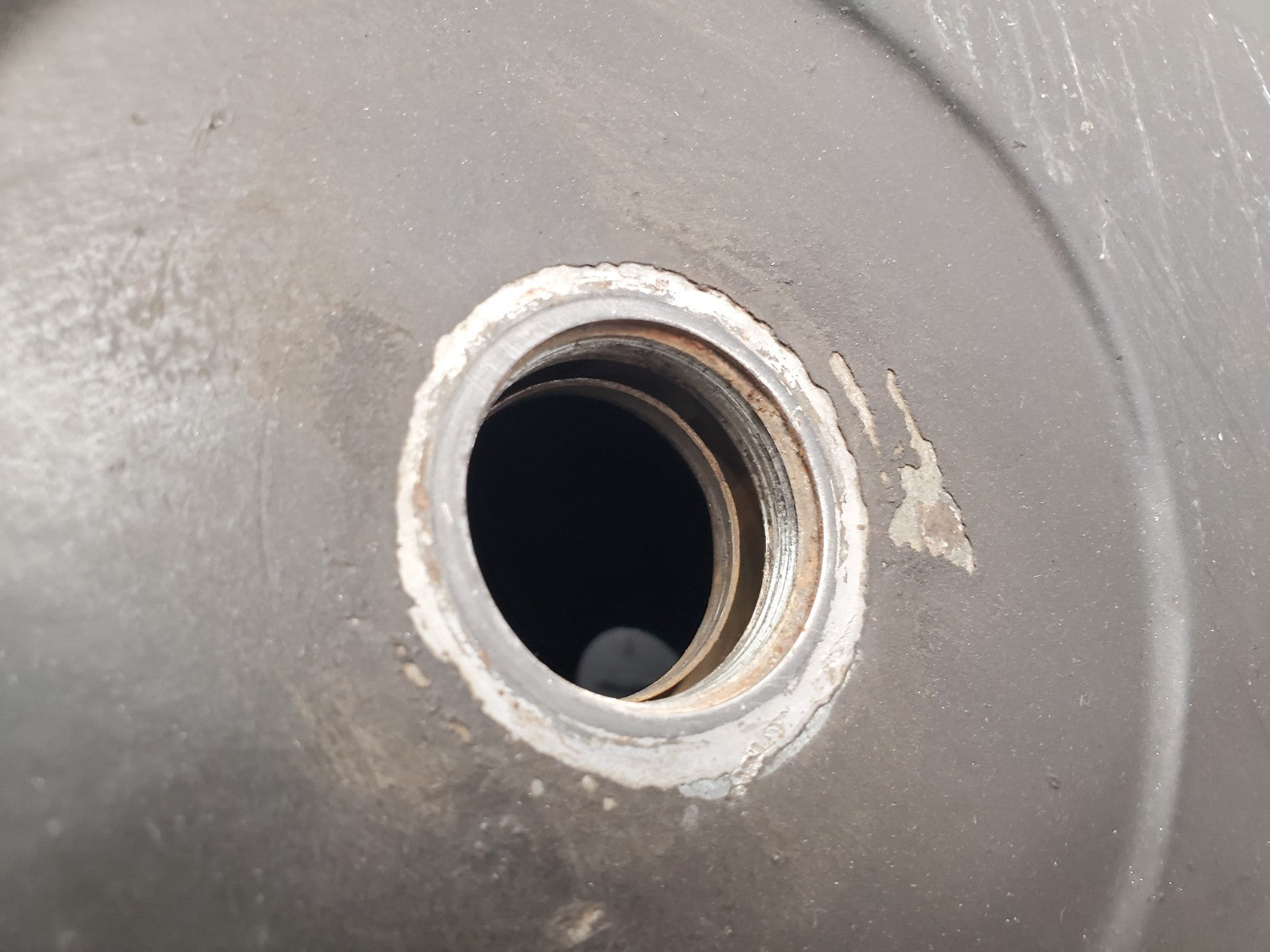 W124 Wagon fuel tank used OEM