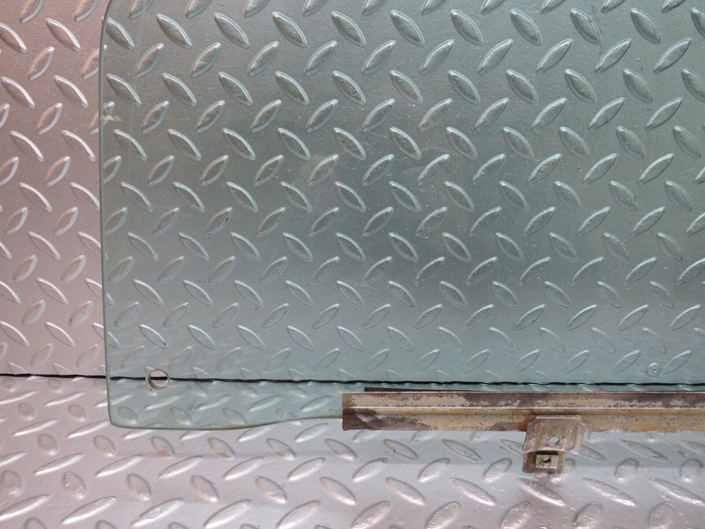 34411 Mercedes-Benz C126 380SEC Coupe Left Door Window Glass
