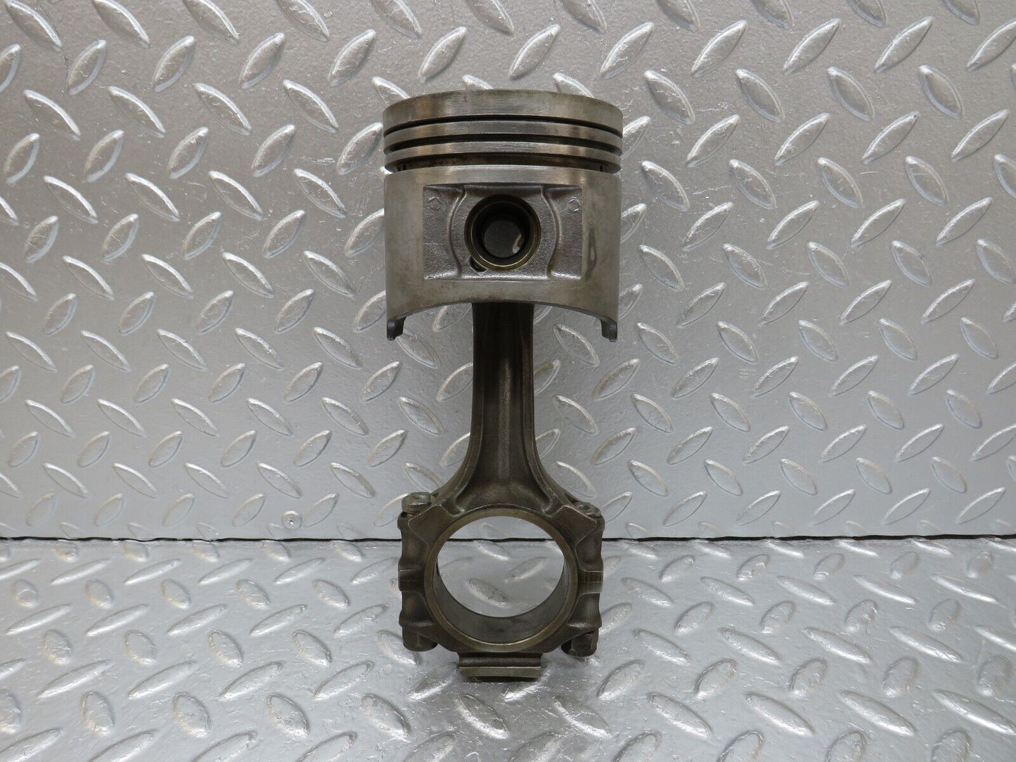33035 Mercedes-Benz C107 R107 350 V8 Piston With Connecting Rod 92mm 11607