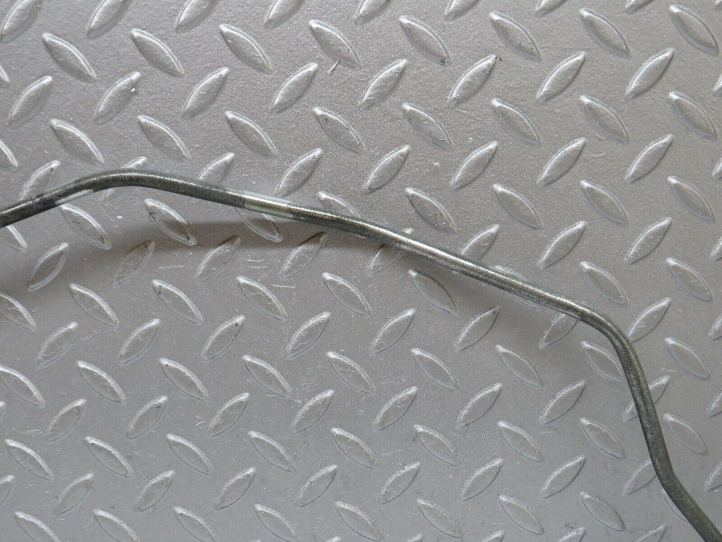 36309 Mercedes-Benz W126 420SE Oil Pipe Line