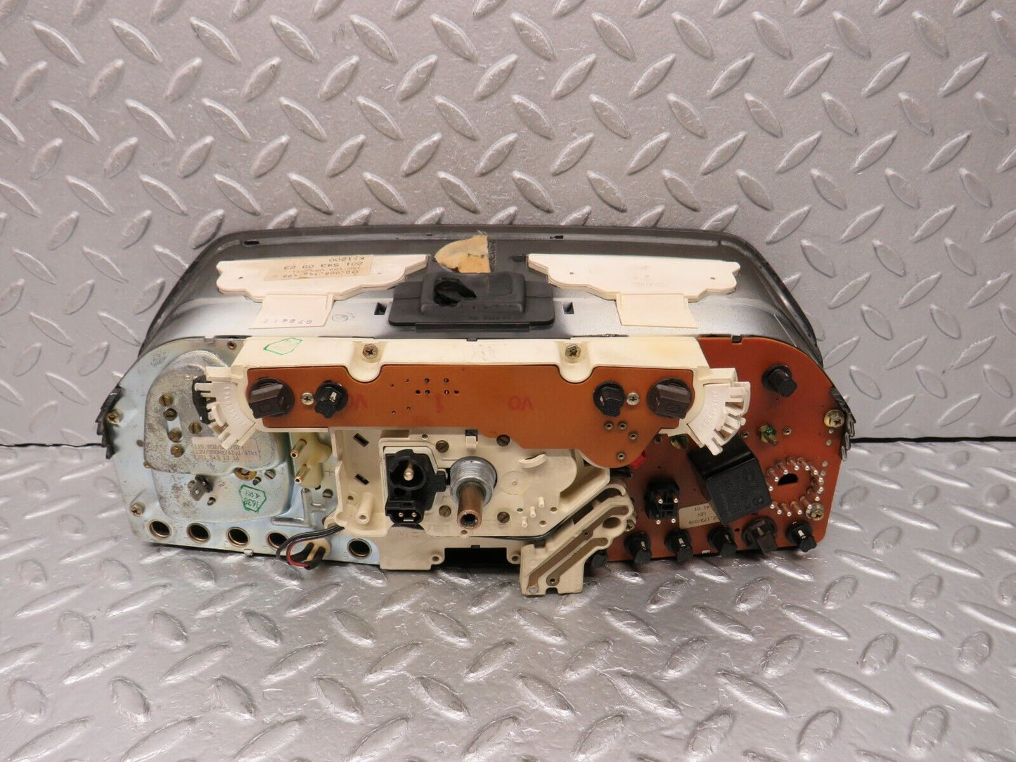 38805 Mercedes-Benz W201 190E Instrument Cluster VDO 2015430923 2015429806