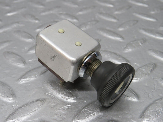 37530 Mercedes-Benz W109 300SEL 3 Pin Pull Switch 31263001