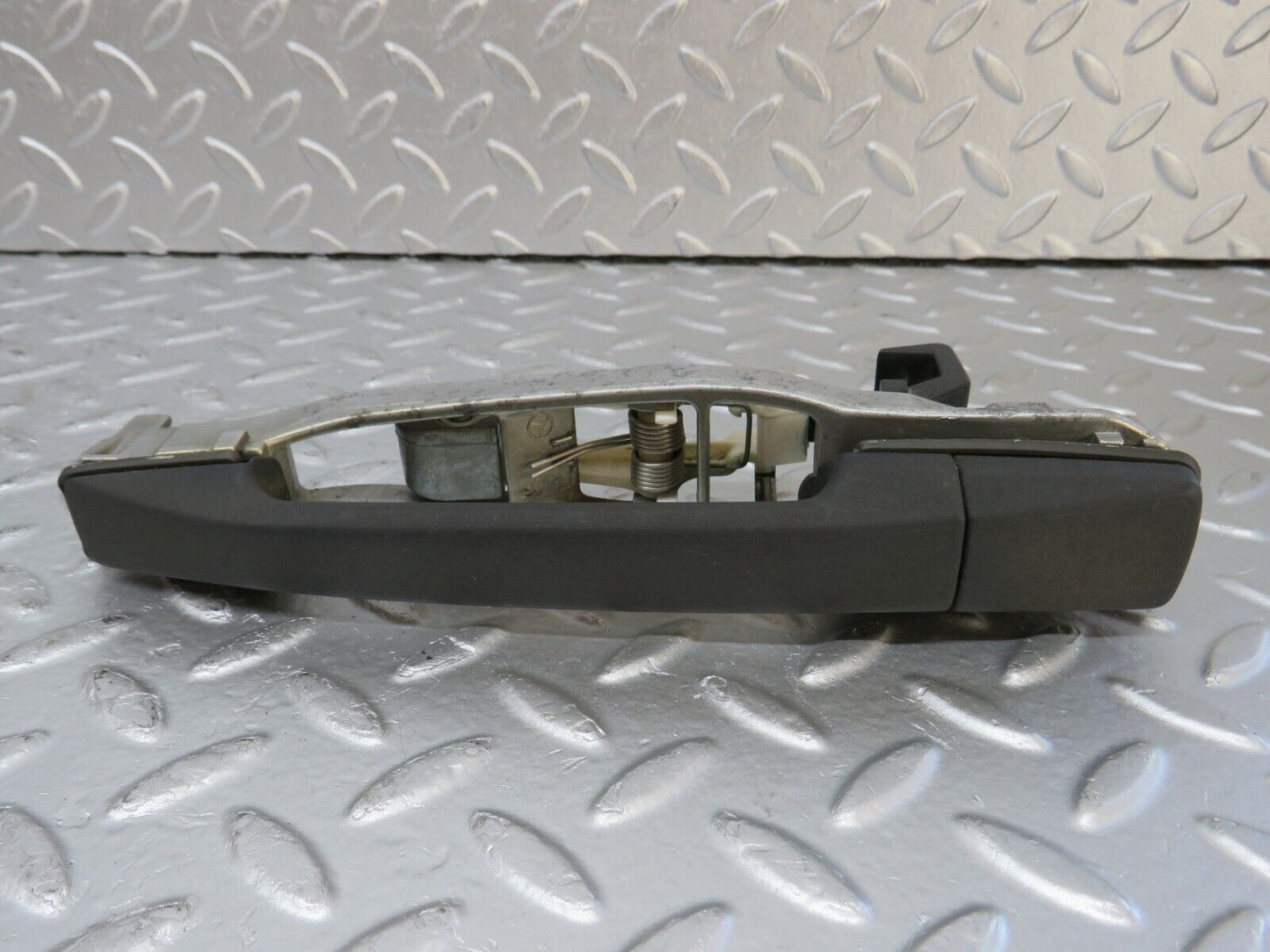33911 Mercedes-Benz W124 260E Rear Left Exterior Door Handle