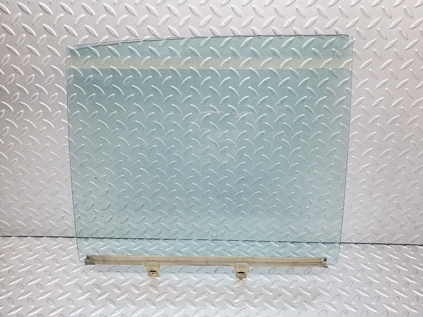 44366 Mercedes-Benz W123 280E Rear Right Door Window Glass