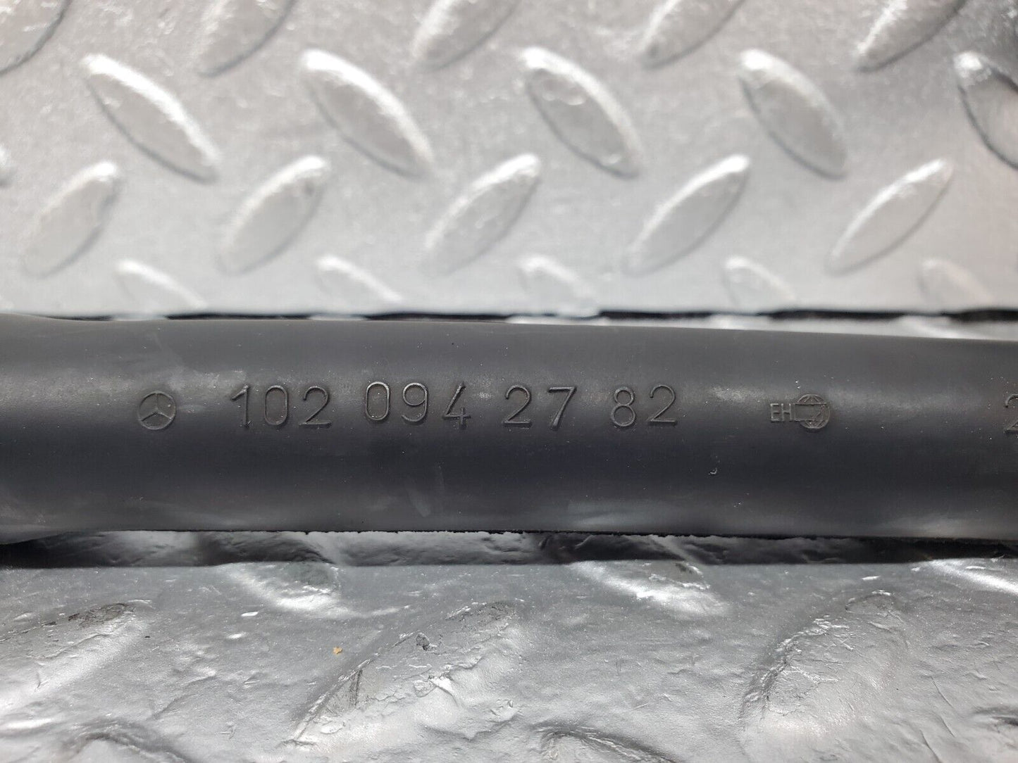44449 Mercedes-Benz W123 280E Crankcase Breather Hose Pipe 1020942782