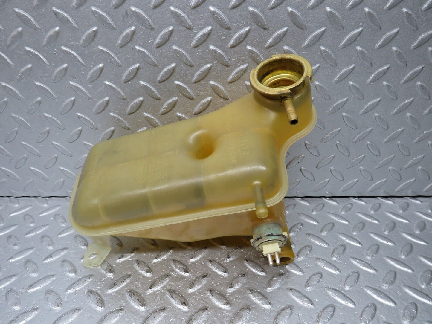 39041 Mercedes-Benz W201 190E Coolant Reservoir Tank No Cap 1245000649