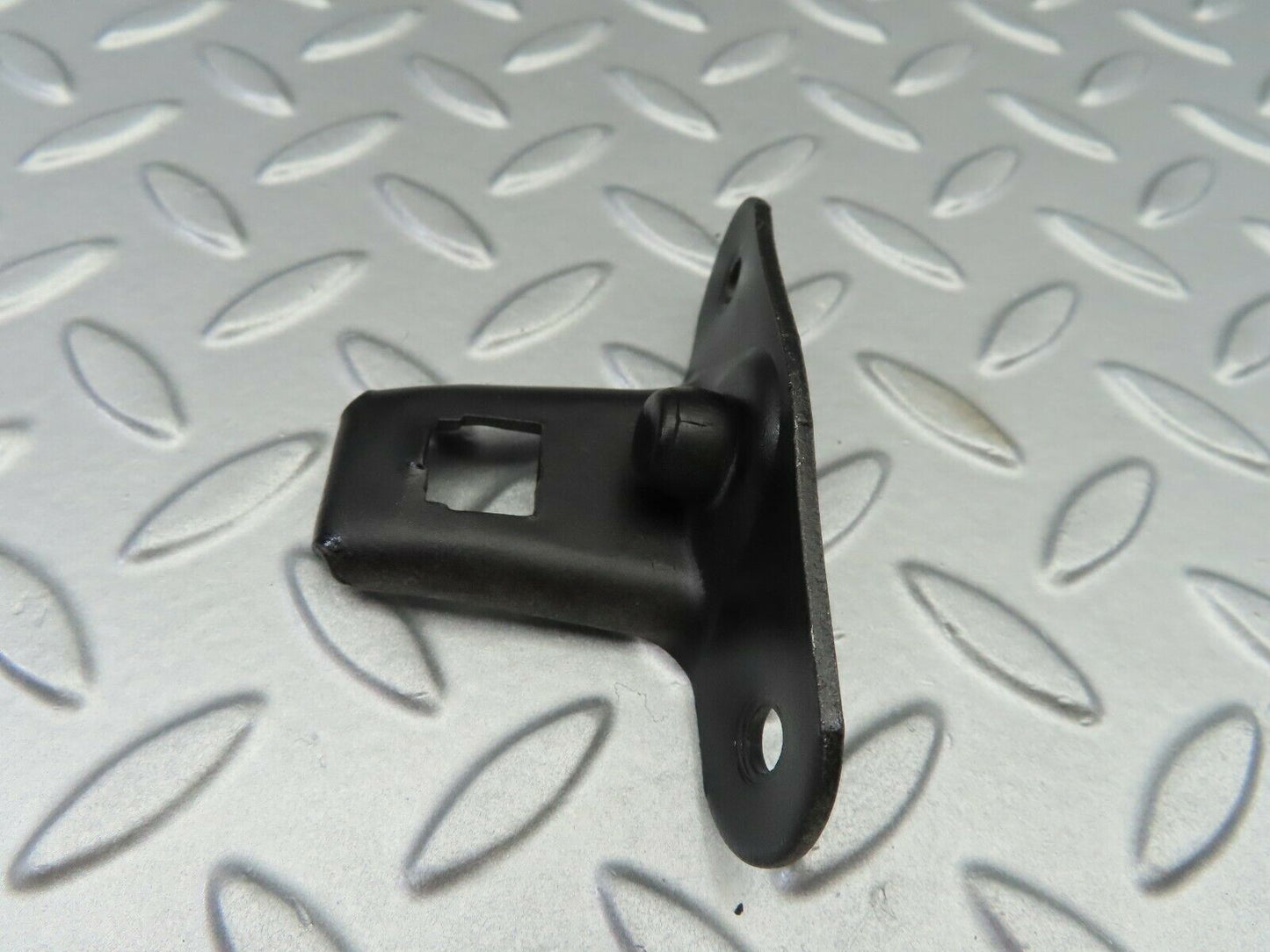 6396 Mercedes-Benz W126 380SE Trunk Lock Latch 1267580050