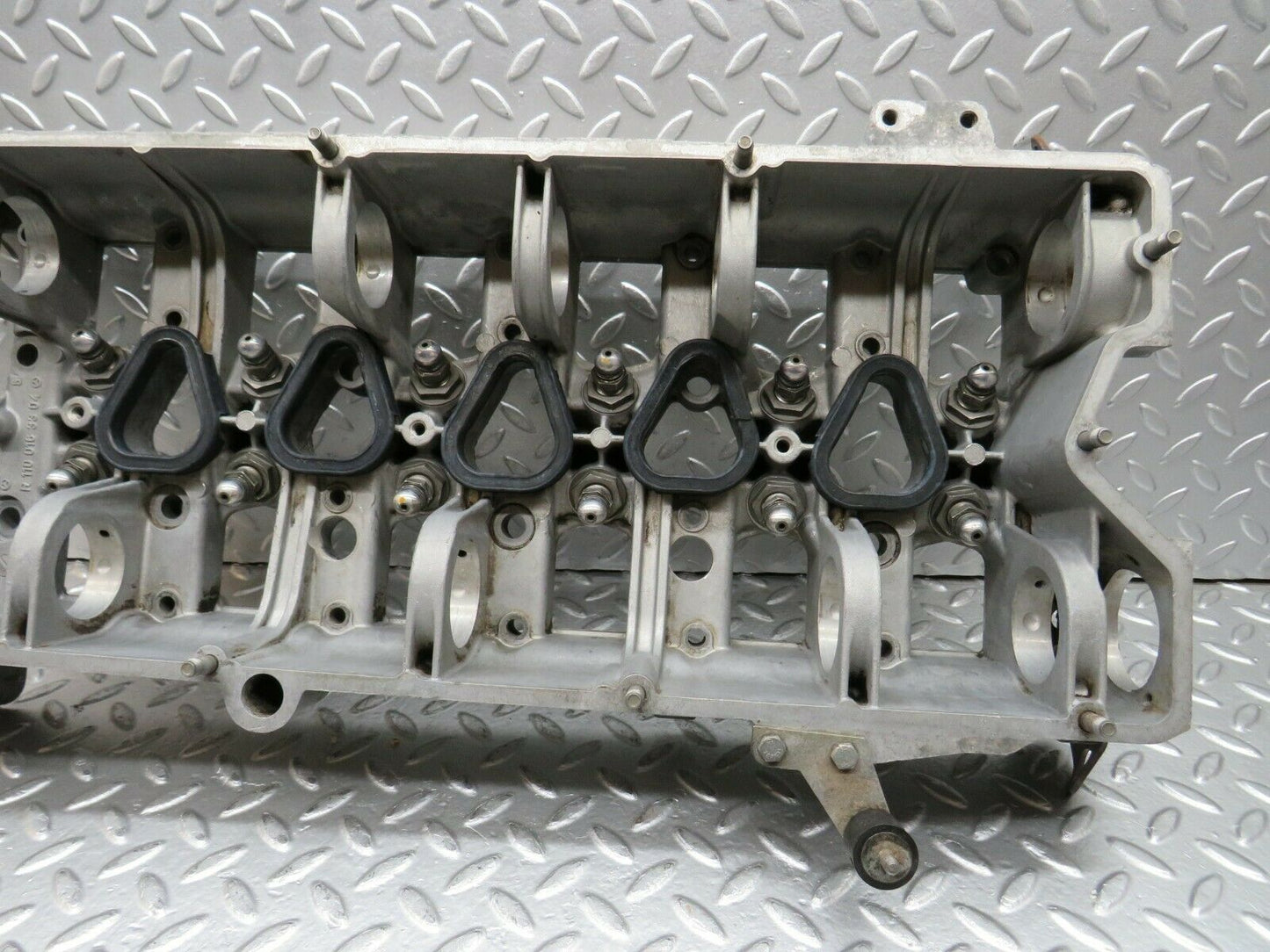 24128 Mercedes-Benz W123 280E Camshaft Bearing Casing 1100163304