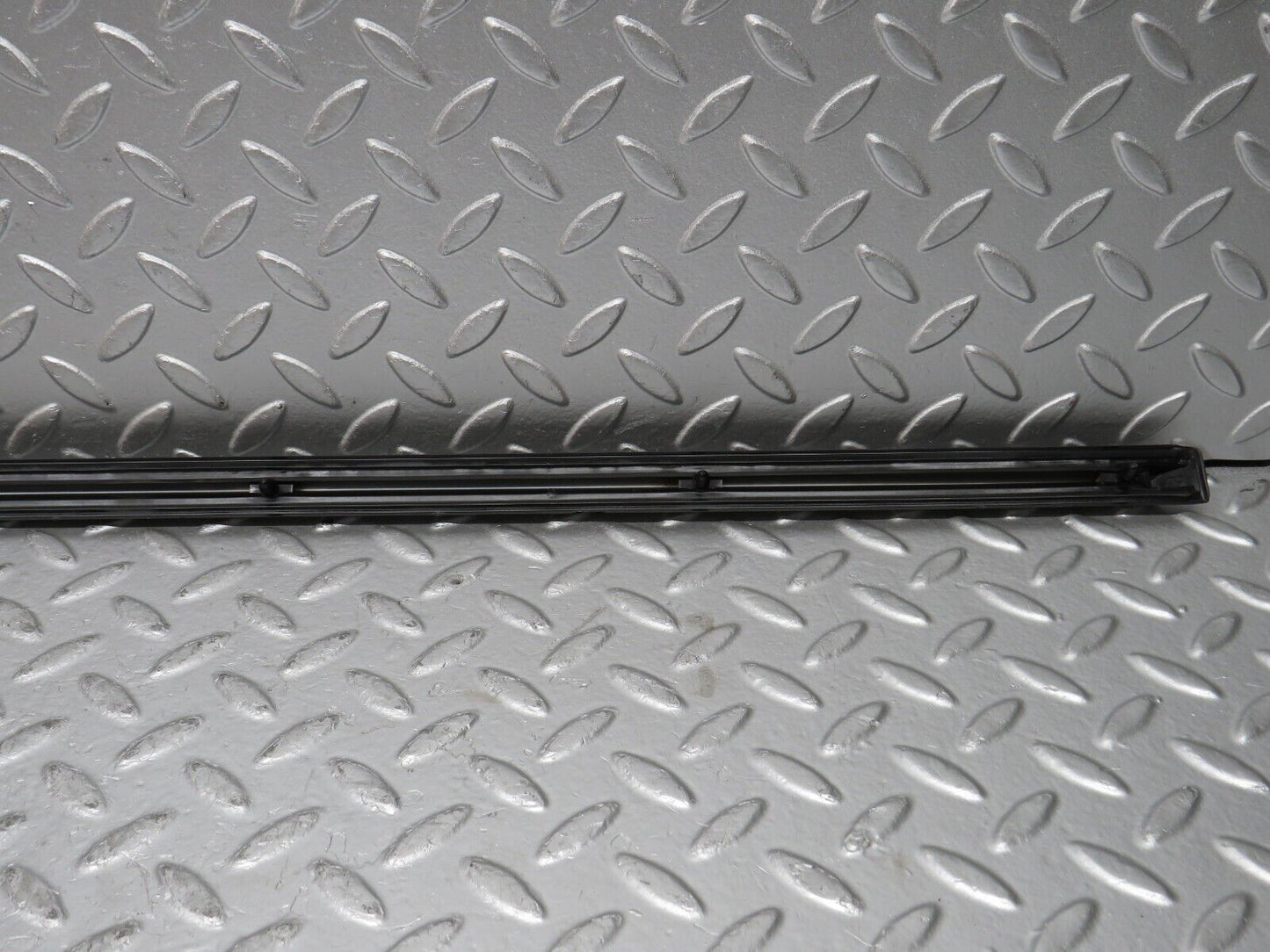 32110 Mercedes-Benz W123 230E Front Right Door Centre Moulding Trim
