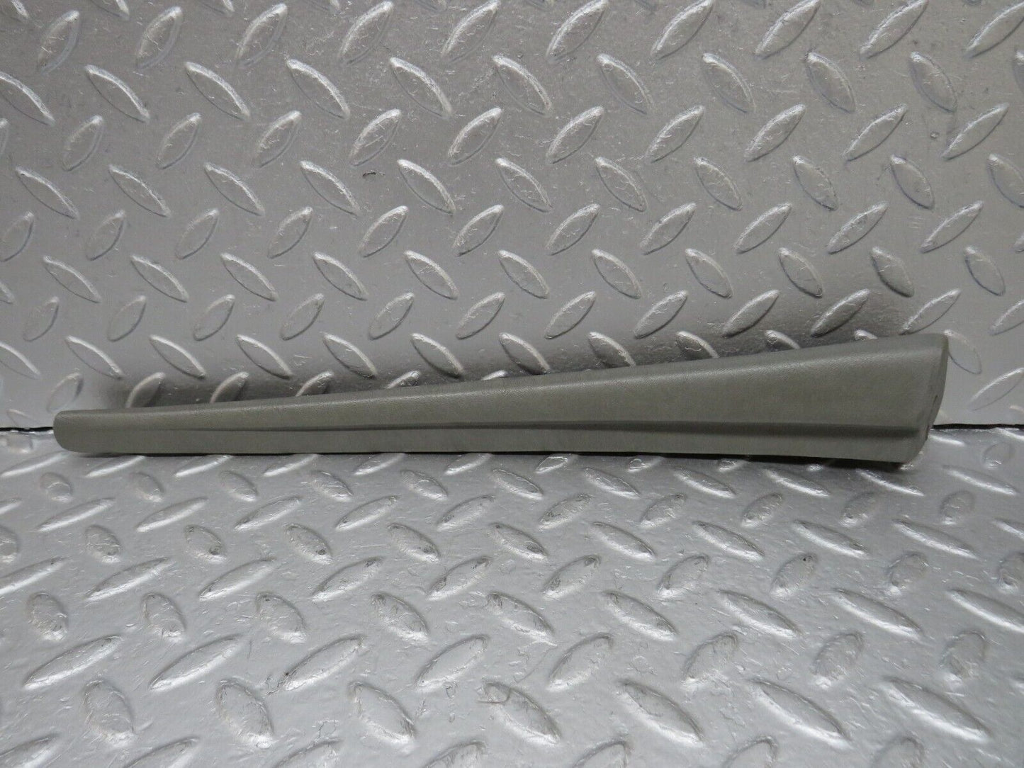 35972 Mercedes-Benz W126 420SE Front Left Door Panel Cover Grey