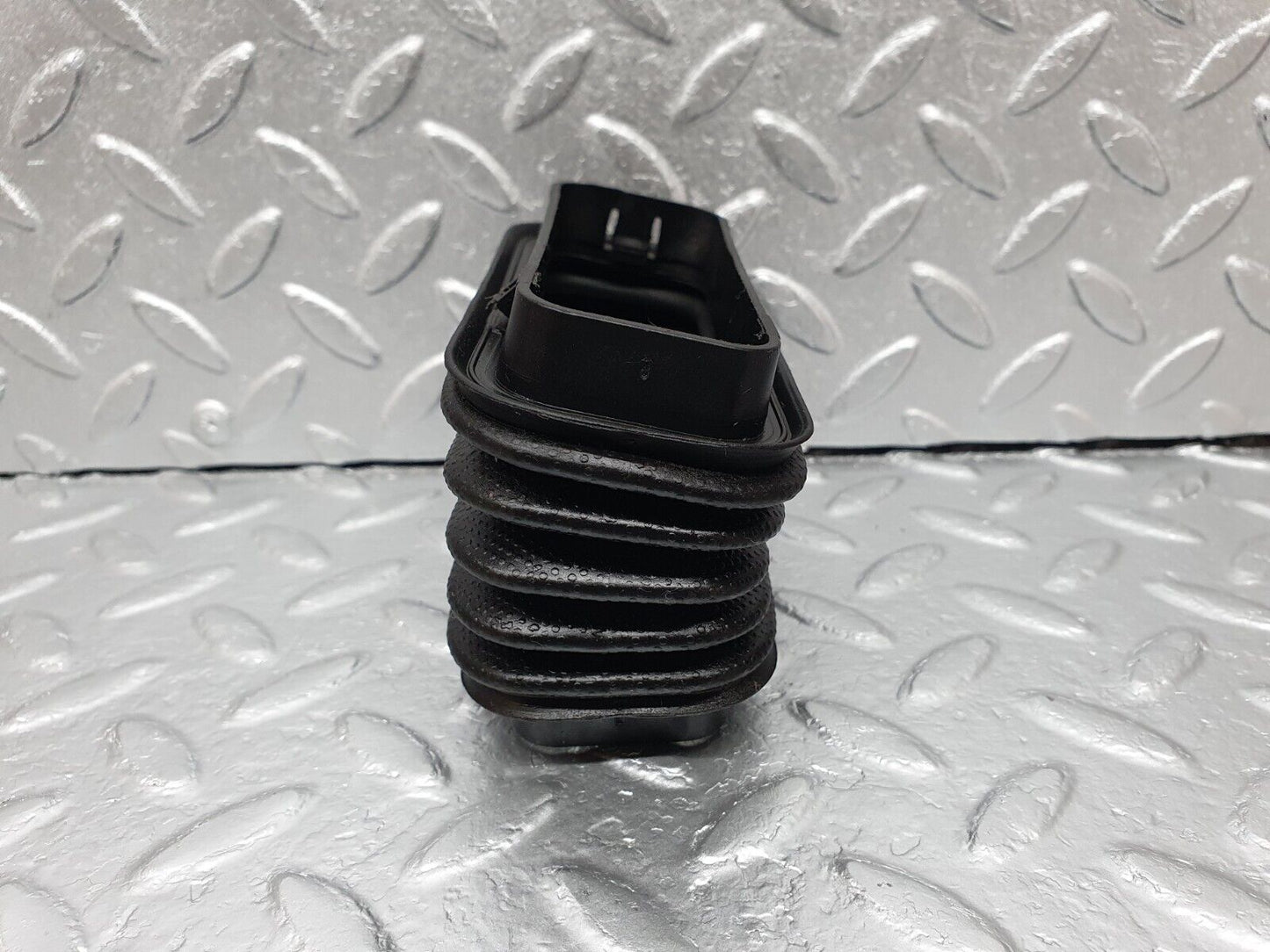 41843 Mercedes-Benz W202 C200 Front Door Wire Protector Rubber 2028210097