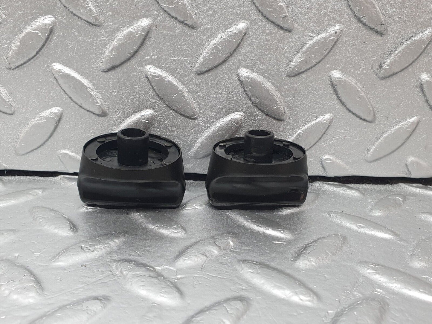 43658 Mercedes-Benz C126 380SEC Coupe Heater Control Knob Pair