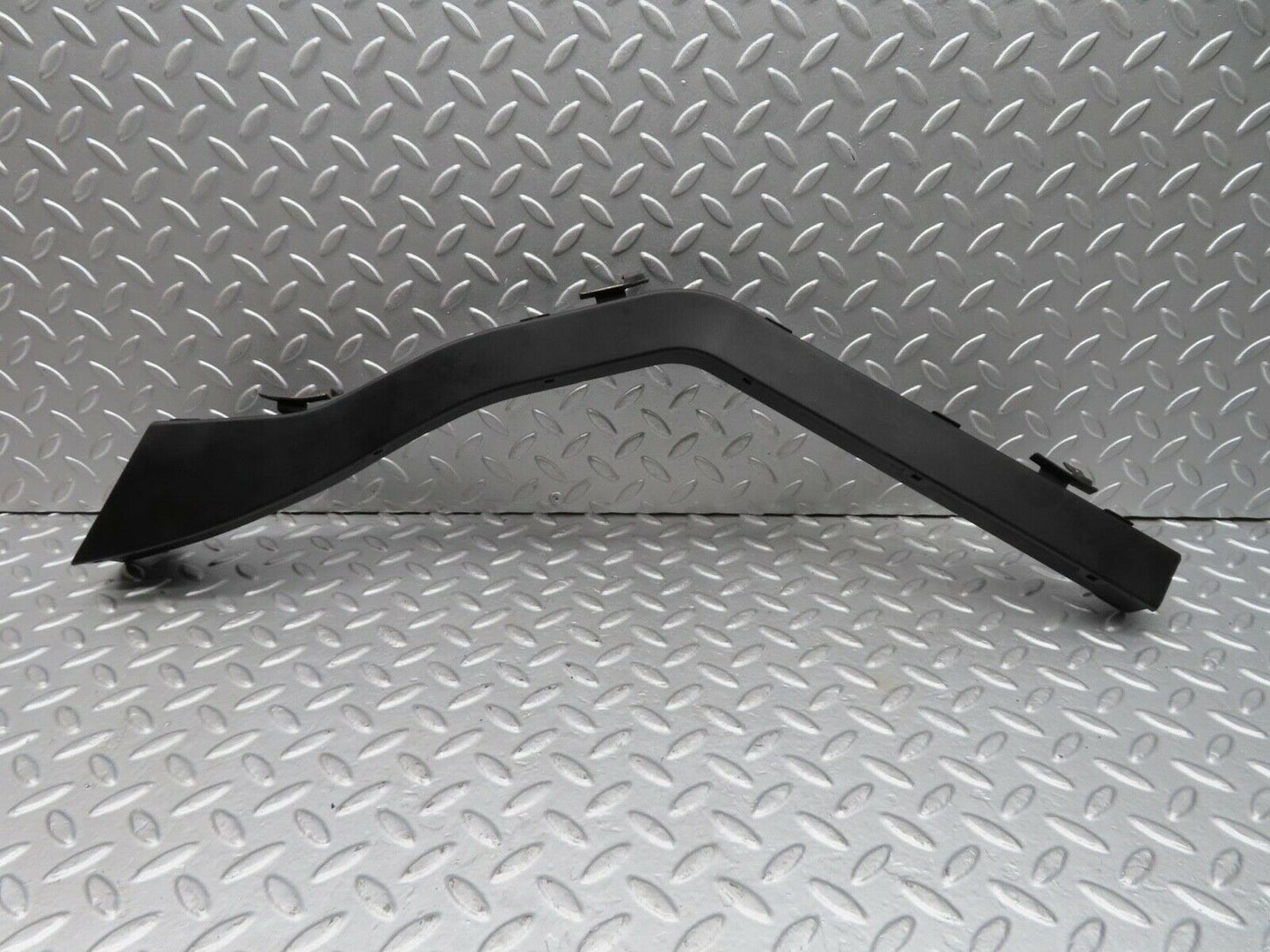 14876 Mercedes-Benz W140 S320 Engine Bay Cable Channel 1405461564 1405401418