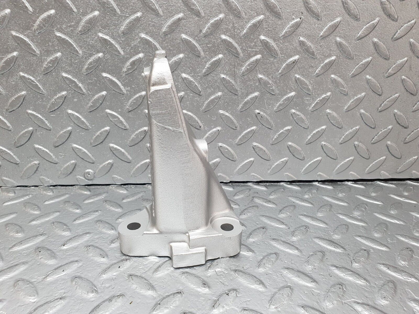 42711 Mercedes-Benz W201 190 2.0L Engine Mount Bracket Right Side 1022234204