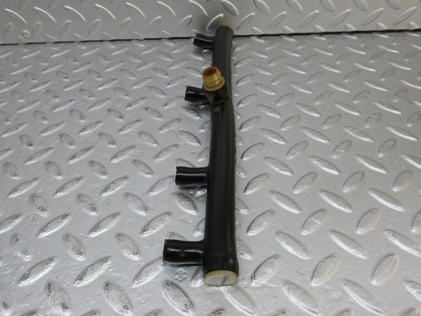 34455 Mercedes-Benz C126 380SEC Coupe Air Intake Breather Hose Pipe 1160940982