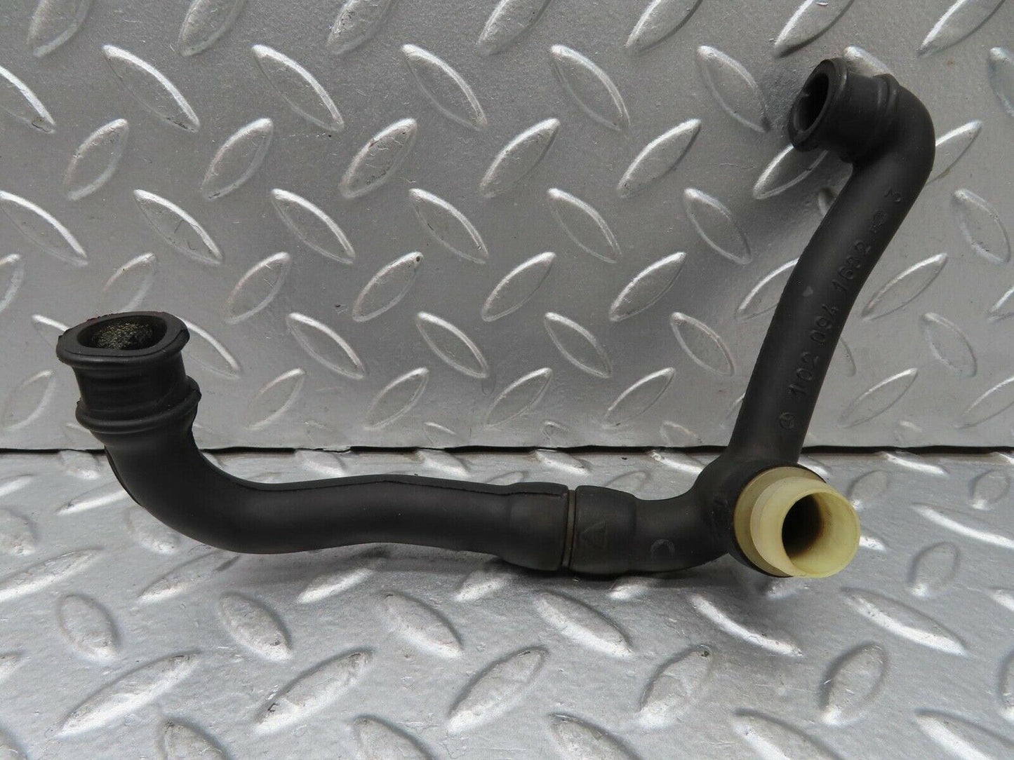 15334 Mercedes-Benz W123 230E Air Intake Pipe 1020941682