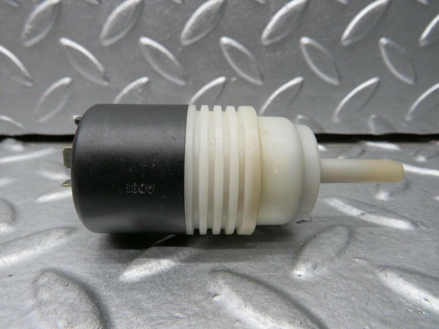 21902 Mercedes-Benz W124 Windscreen Washer Pump