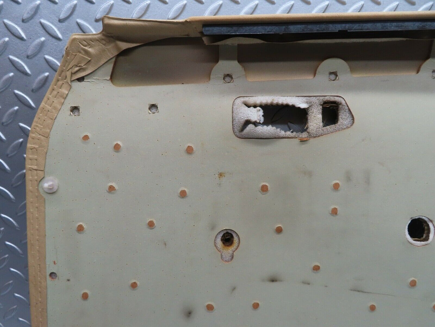 21125 Mercedes-Benz W123 230E Front Left Door Card Beige