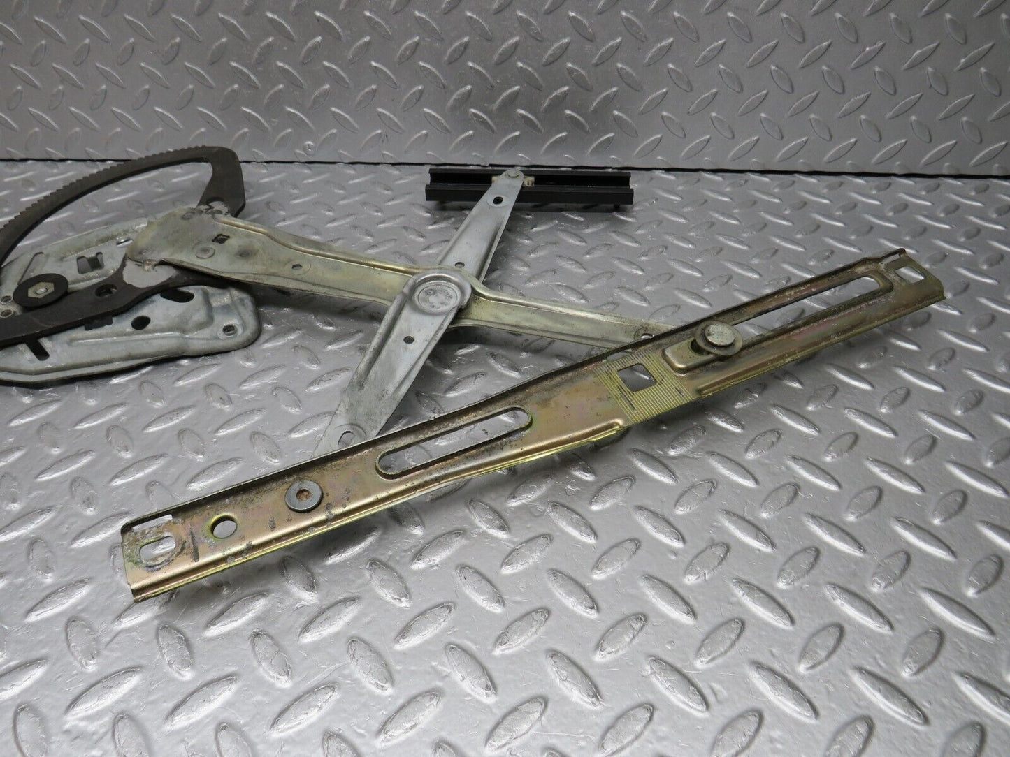 38603 Mercedes-Benz R129 280SL Coupe Right Power Window Regulator