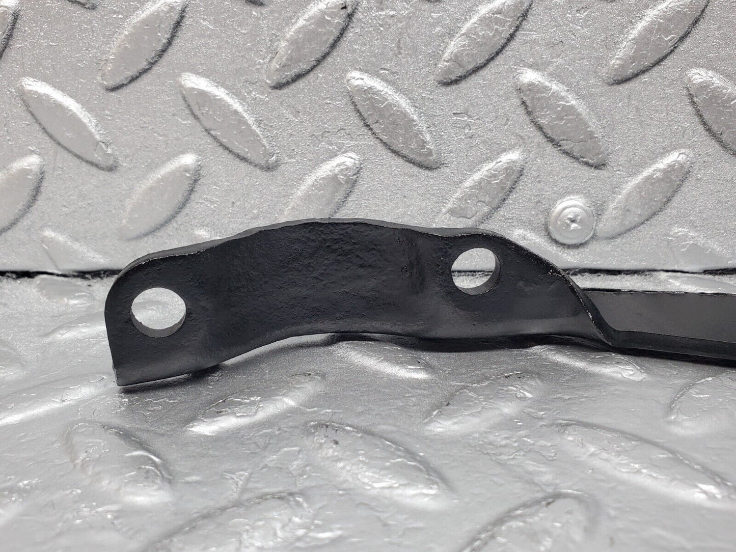 45956 Mercedes-Benz W126 420SE Exhaust Bracket