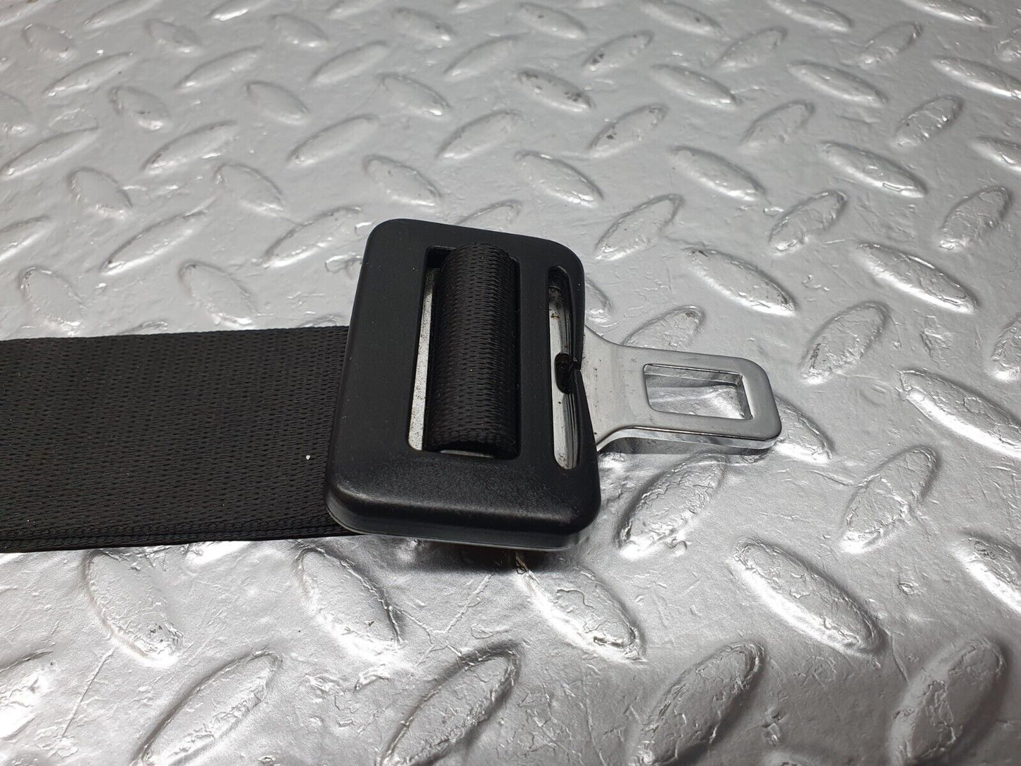 41984 Mercedes-Benz W202 C200 Rear Seat Belt Set With Buckles 2028600586 2028609269