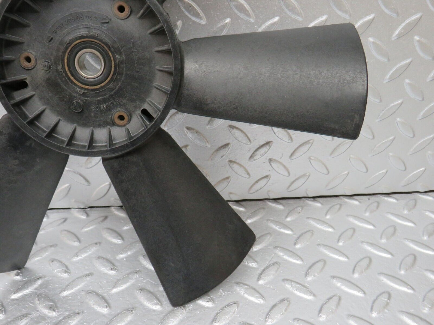 33741 Mercedes-Benz W201 190E Engine Cooling Fan 1022050506