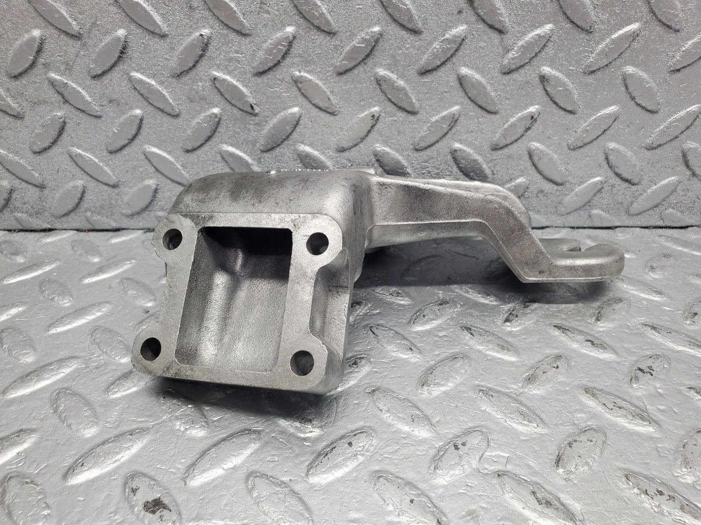 W126 Coupe engine mount bracket left used OEM