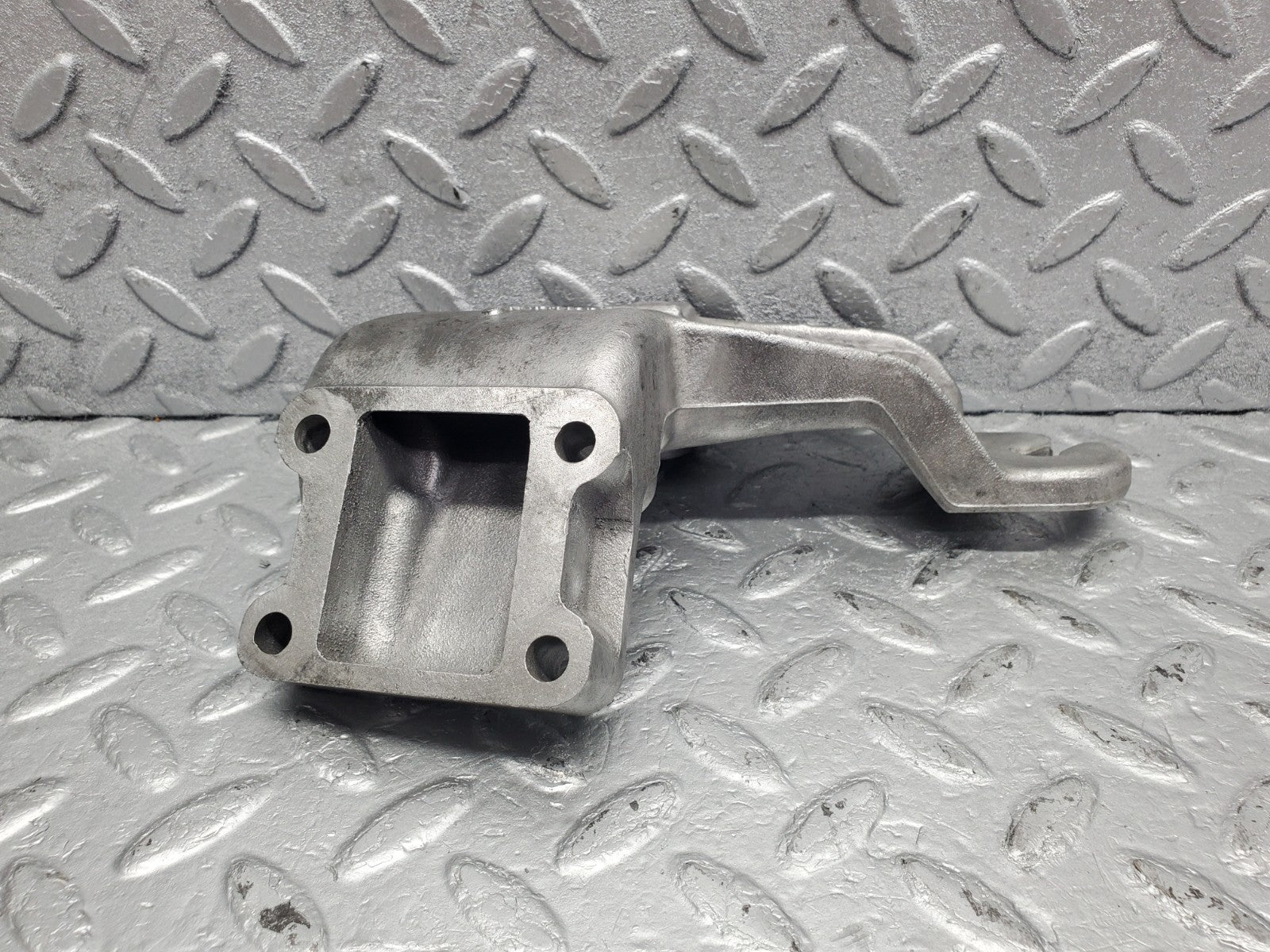 W126 Coupe engine mount bracket left used OEM