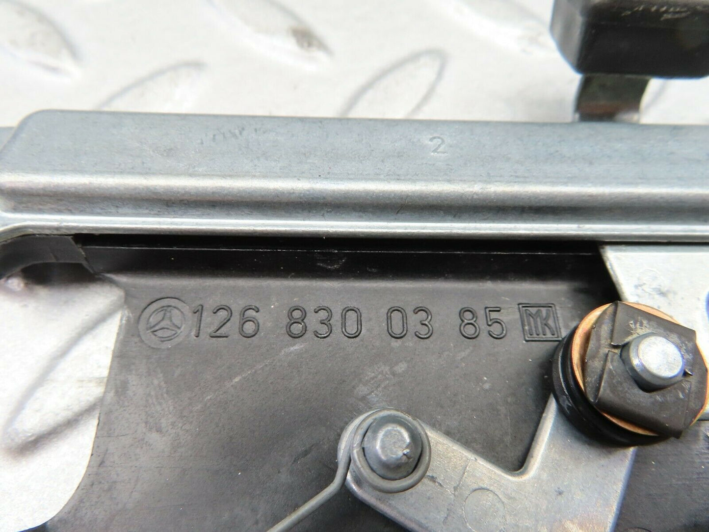 6386 Mercedes-Benz W126 380SE Rear Heater Regulator 1268300385