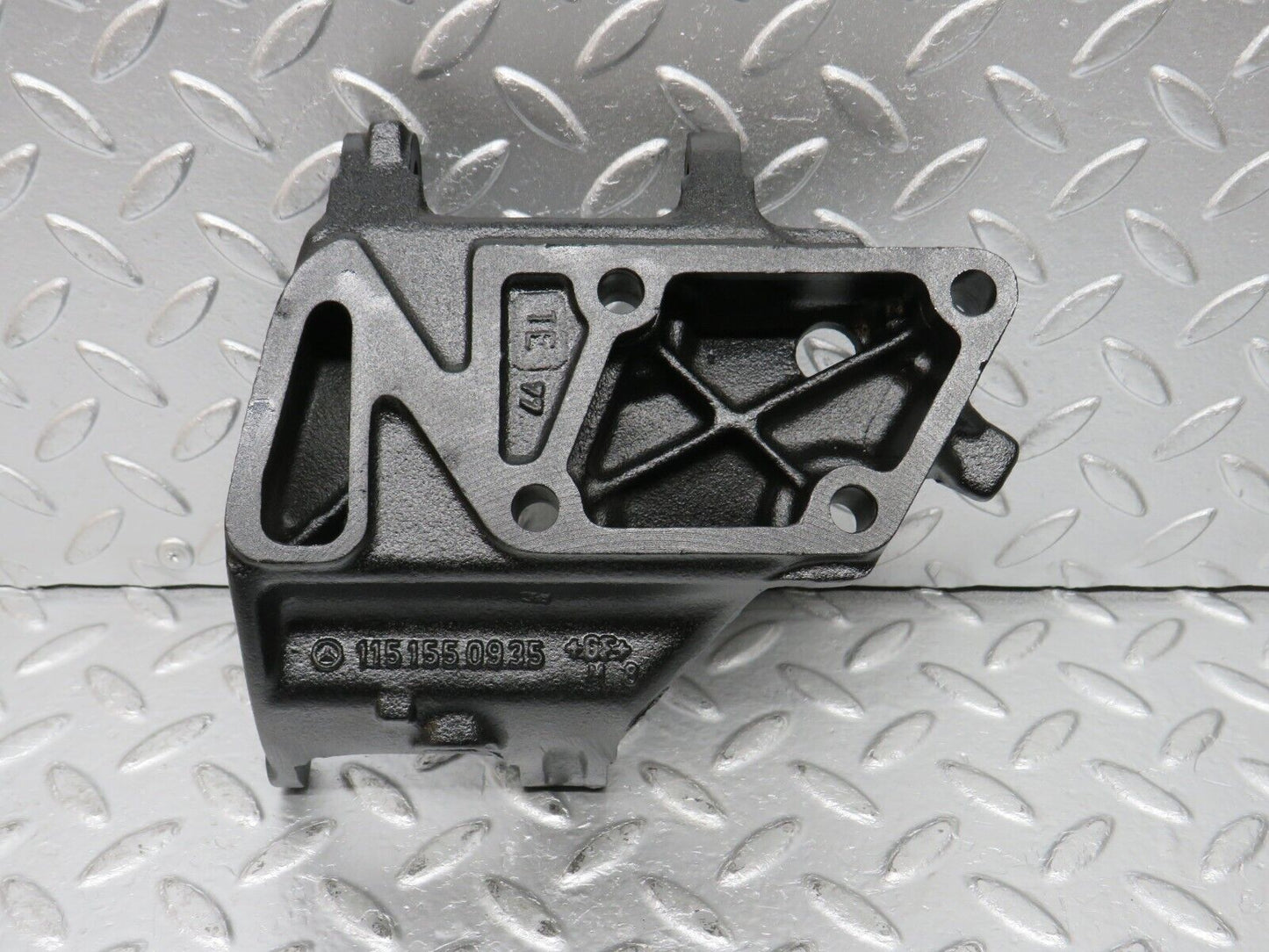 31118 Mercedes-Benz W123 200D Alternator Generator Bracket 1151550935