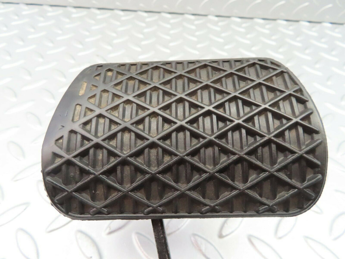 6780 Mercedes-Benz S124 E220 Wagon Brake Pedal 1232910082