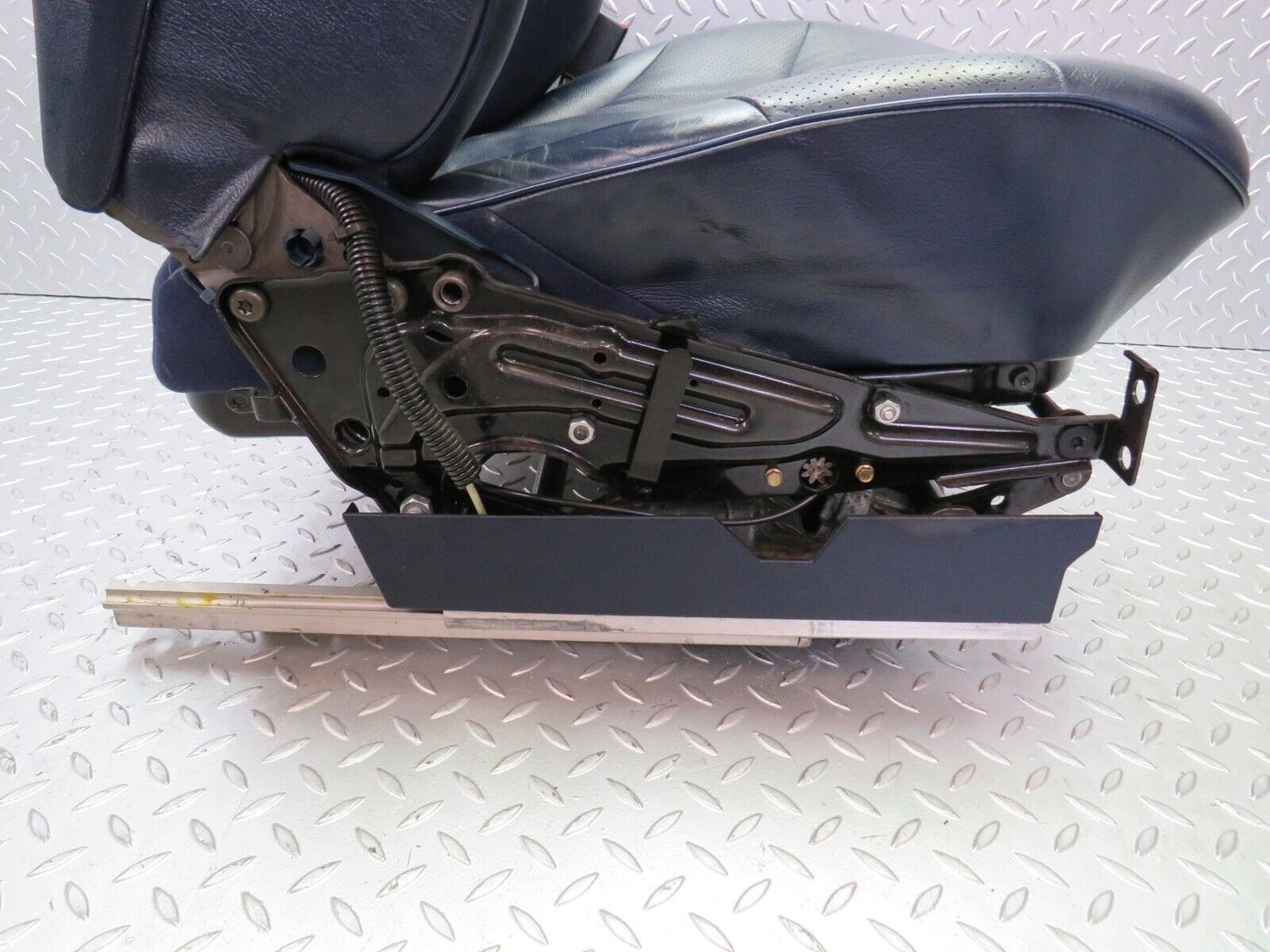24702 Mercedes-Benz W140 S320 Front Right Seat Blue