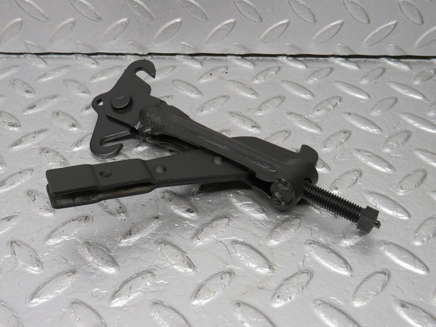 40544 Mercedes-Benz W123 300D Handbrake Adjusting Handbrake Regulator